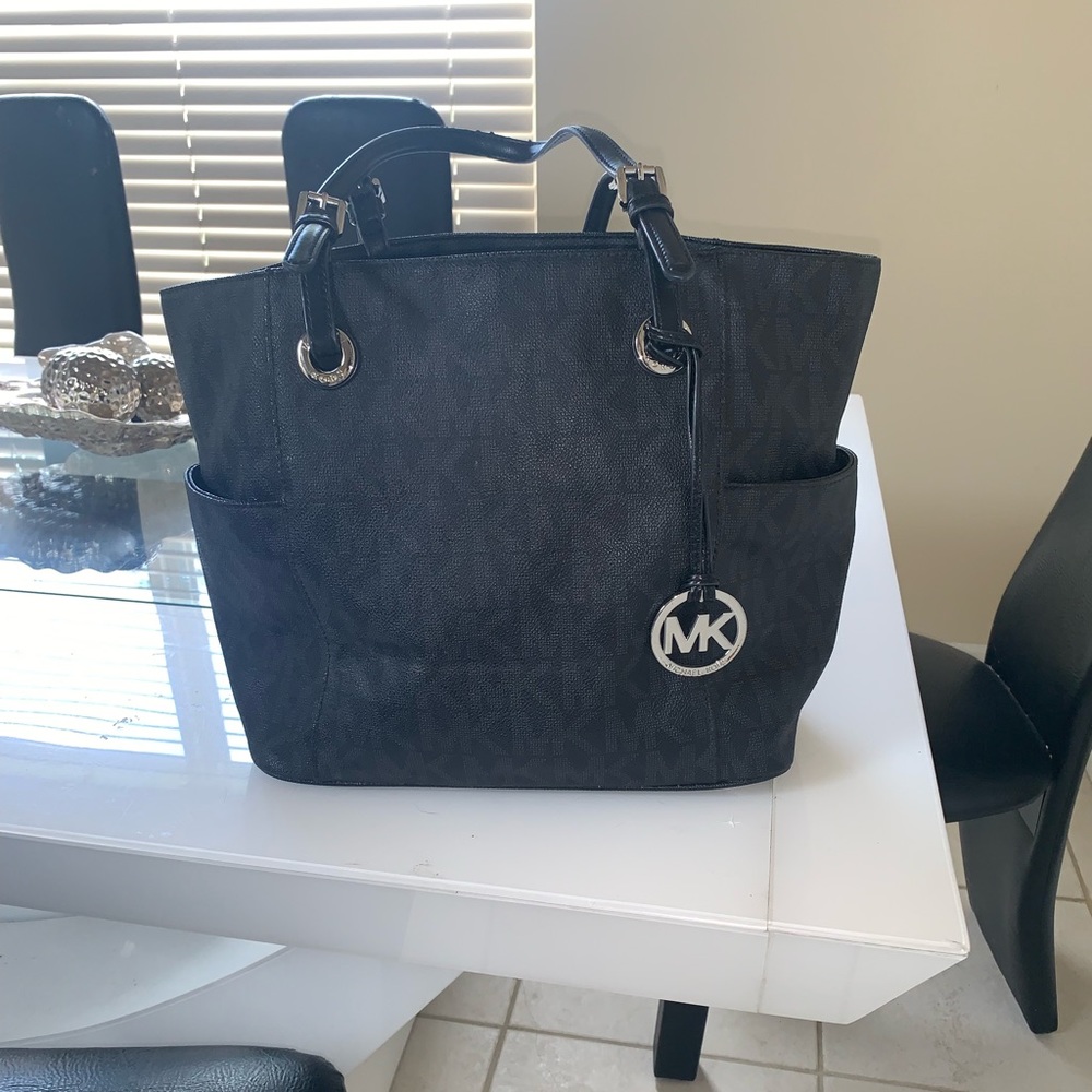 Micheal Kors Handbag